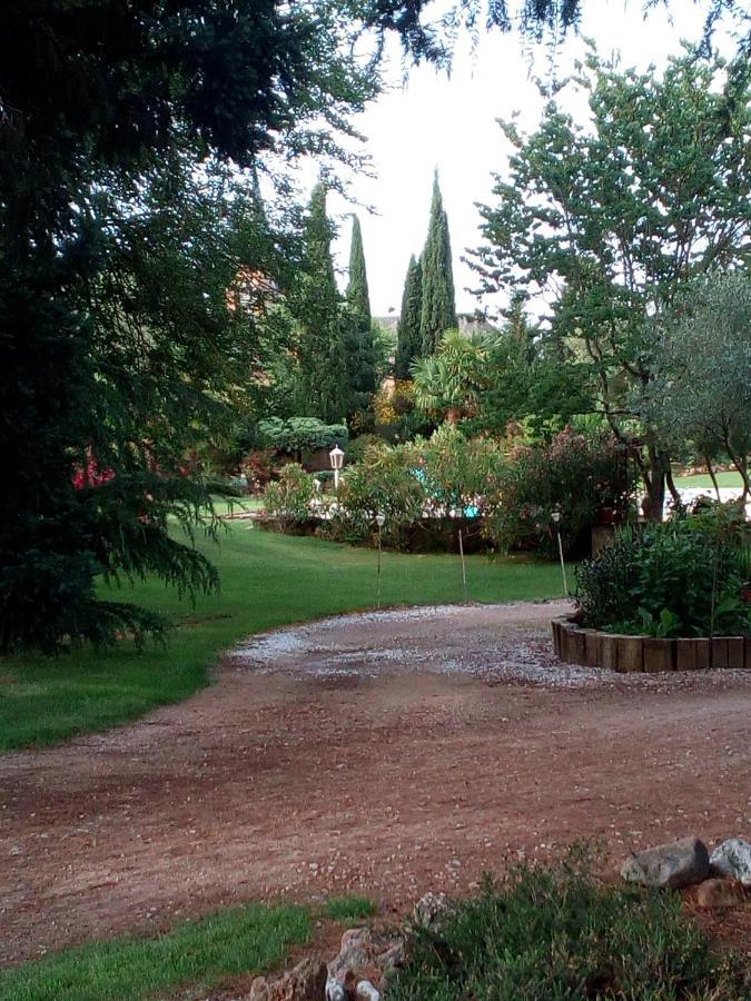 Le Logis Saint Victor Hotel Coufouleux Buitenkant foto